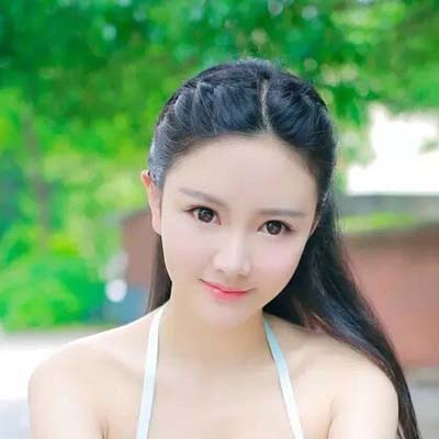 姗姗就打奥特曼