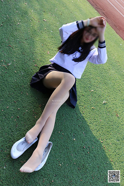 [妖精视觉] 2018.08.19 《运动场，足尖加固肉丝袜》甜甜 - 封面图