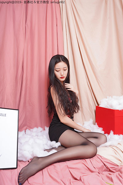 [丝慕天天一元] 2019.05.17 SM019 《穿V领旗袍的双双》 双双