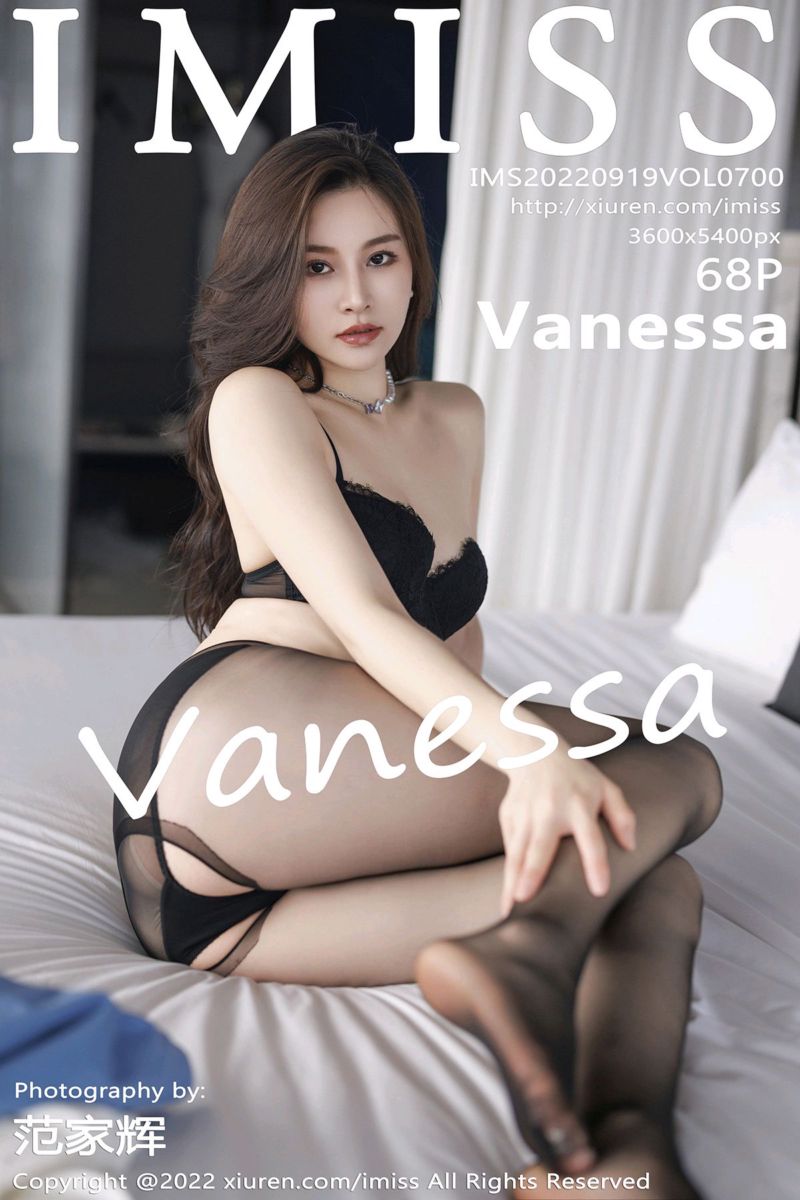 [IMiss爱蜜社] 2022.09.19 Vol.700 Vanessa 白色上衣与蓝色短裙