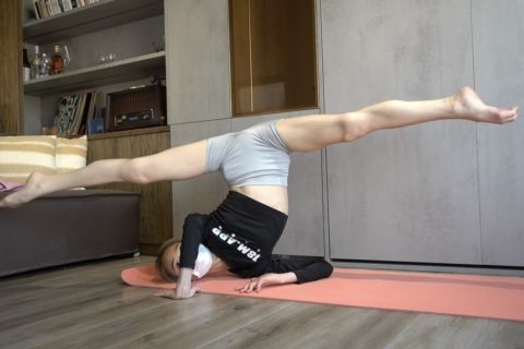 第225课 柔术 一字马 倒立 - 封面图