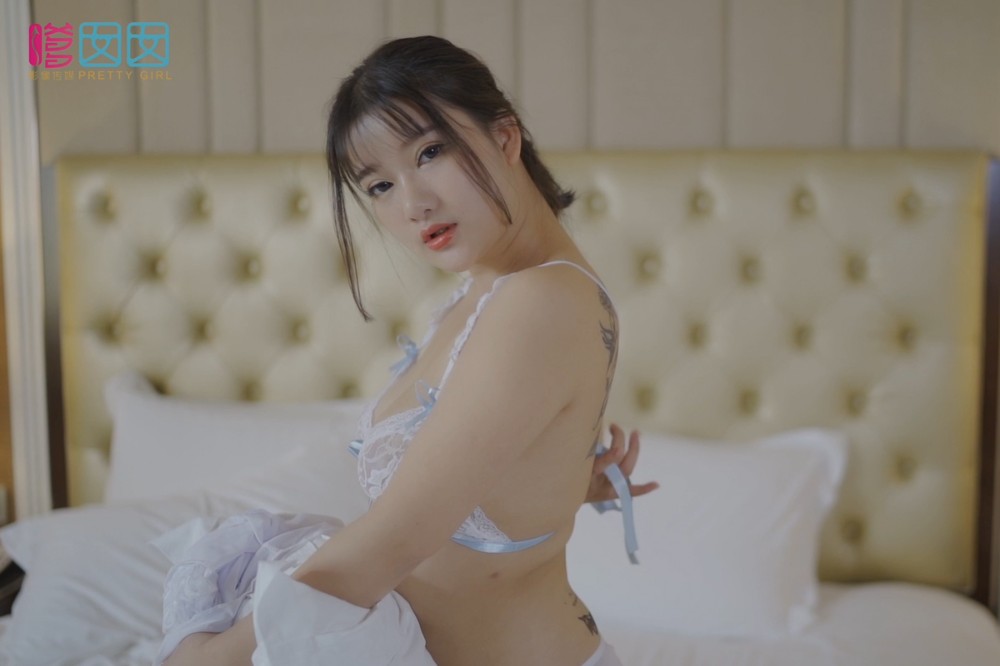 [FEILIN嗲囡囡] 2018.12.11 VN.115 童颜巨乳模特小尤奈性感写真视频 - 封面图