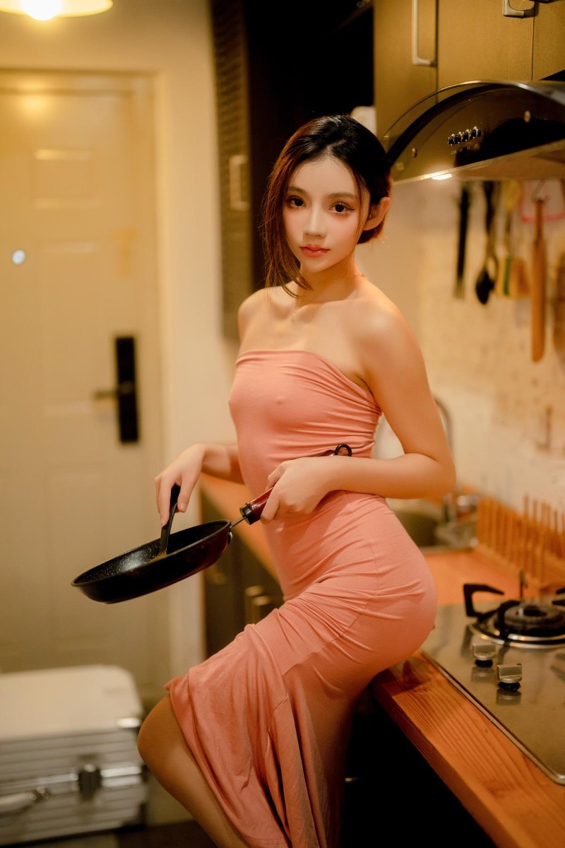 加朵babe NO.001 内购无水印 私家厨房 6437 - 封面图